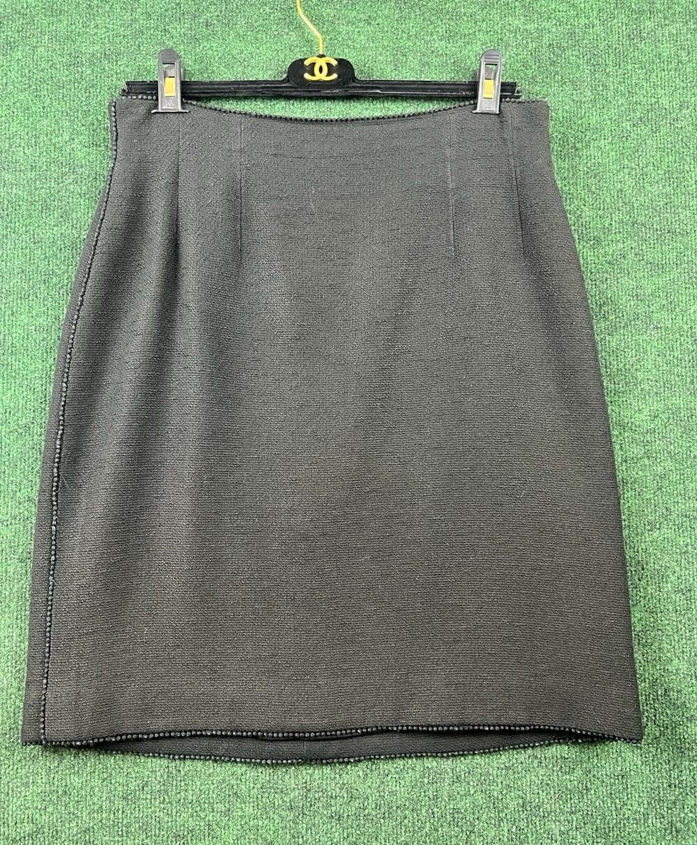 CHANEL Boutique Black Solid Tweed Knee Straight Pencil Skirt Zip Size 44